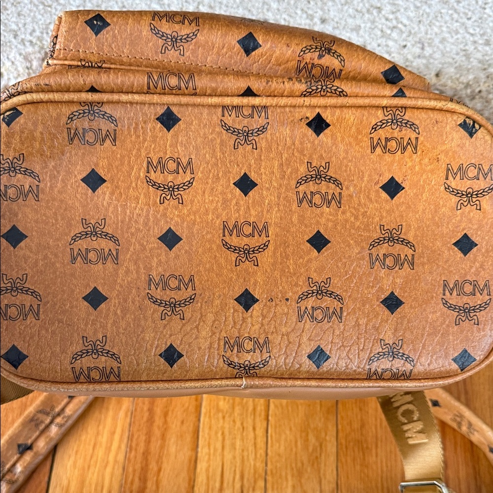 MCM Stark Side Studs Backpack 🔥 - Picture 9 of 16